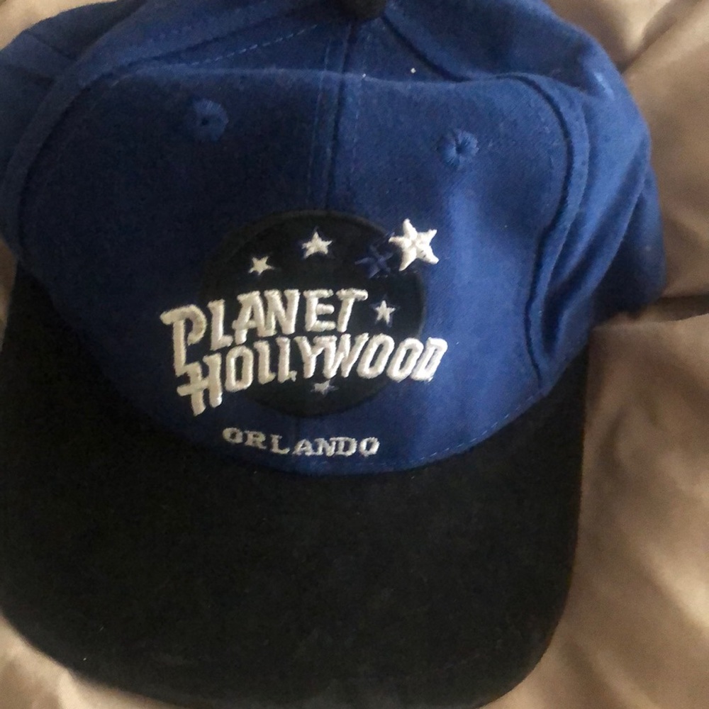 BB Cap planet Hollywood